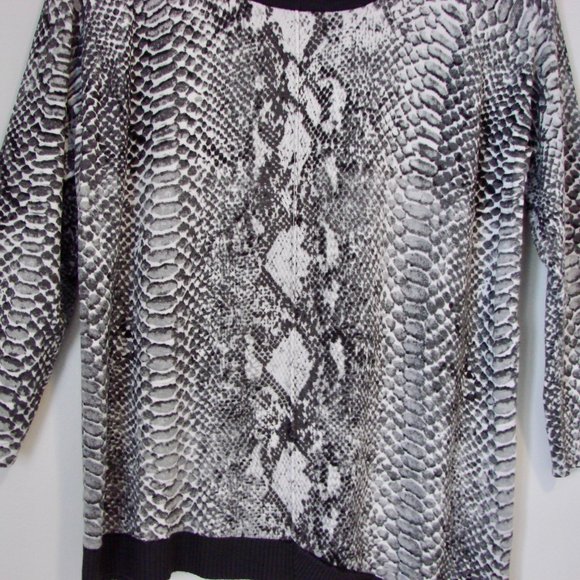 Animal Print Tunic Sweater Black White Snakeskin Print Asymmetrical Hem Small - Picture 7 of 16